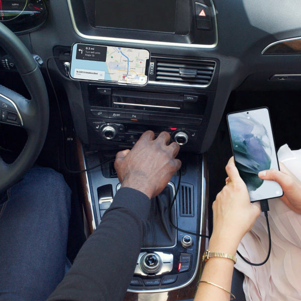 Cargador de auto 37W 1xUSB-A 1xUSB-C BoostCharge con cable Lightning Belkin