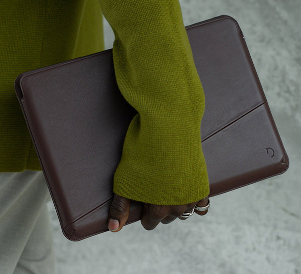 Sleeve cuero Frame para MacBook 14" Decoded