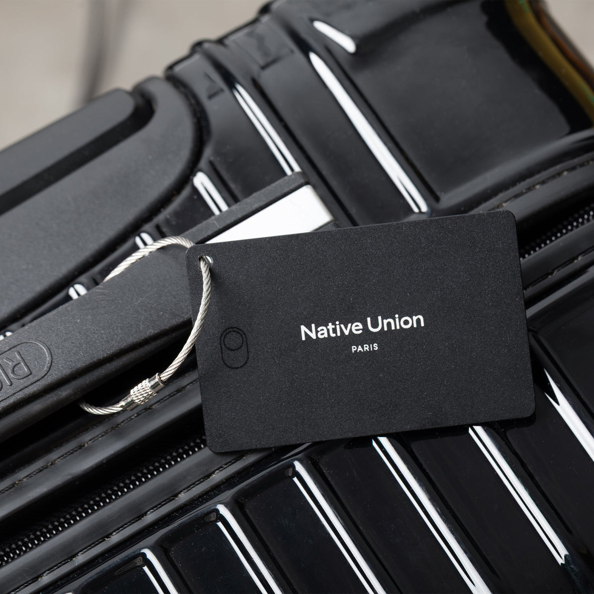 Travel Card FindIt Native Union negra