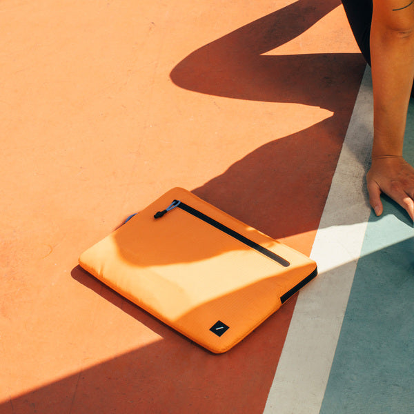 Sleeve poliéster Ultralight para Macbook 13" Native union