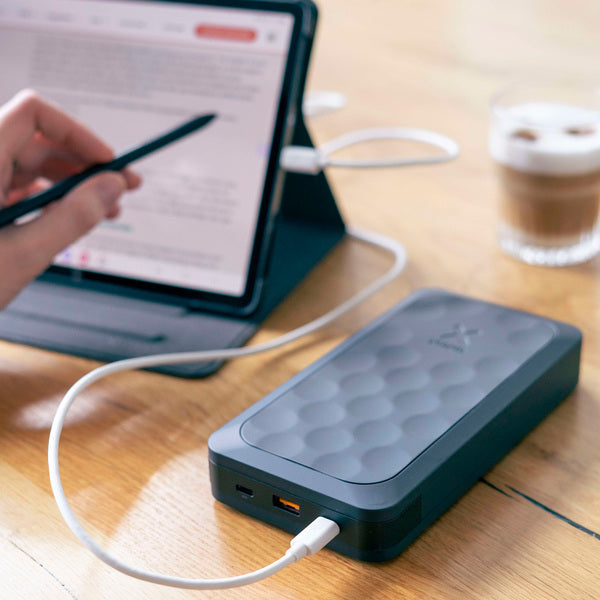 Batería 27.000 mAh 2xUSB-C 1xUSB-A 67W Fuel Series Xtorm negro medianoche